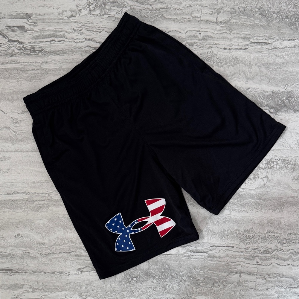 UNDER ARMOUR Boys American Flag Shorts